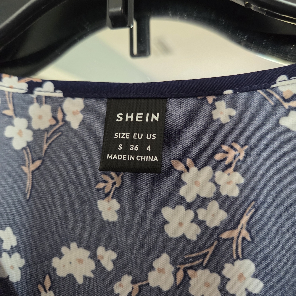 SHEIN Navy Floral V-Neck Blouse - Picture 2 of 5